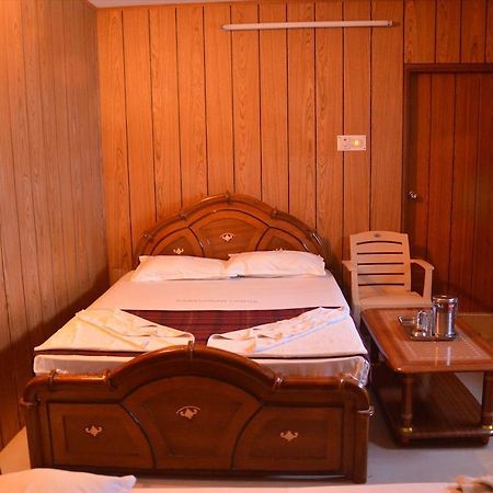 Saravanan Lodge Chennai Rum bild
